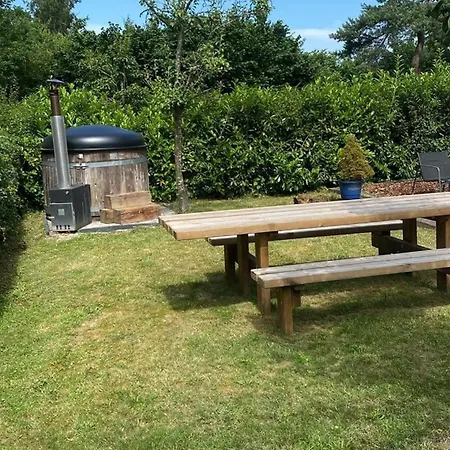 Eendje 2 I Luxe Recreatiewoning Met Hottub Holiday home Ermelo