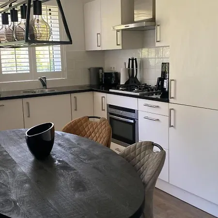 Holiday home Eendje 2 I Luxe Recreatiewoning Met Hottub Ermelo