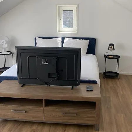 Holiday home Eendje 2 I Luxe Recreatiewoning Met Hottub